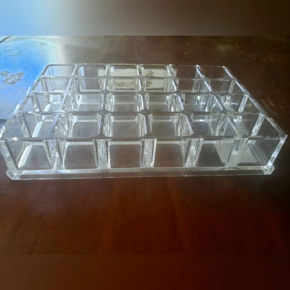 Bingo Acryllic Lip Product organizer, clear